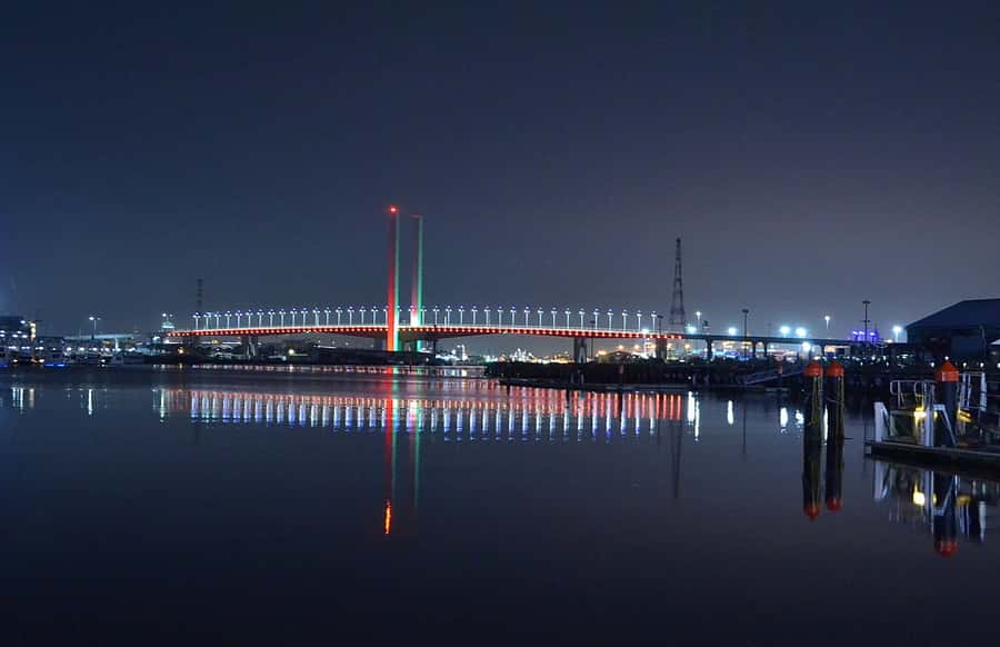 Melbourne: Nighttime Private City Tour with Transfer & Stops - Williamstown and Melbourne Ports