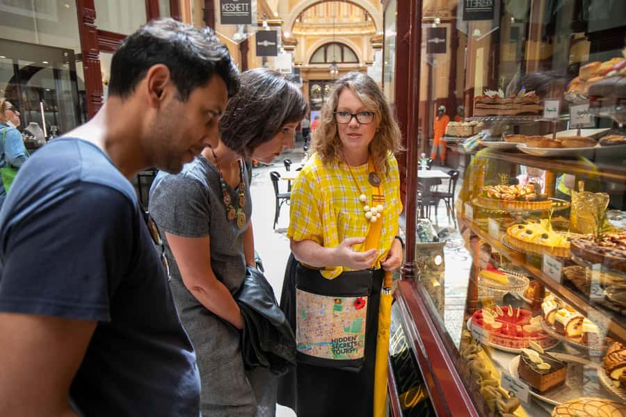 Melbourne: Original Lanes & Arcades Walk (max 8 guests only) - Back streets, alley walls, and street art