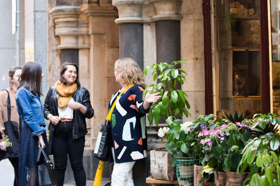 Melbourne: Original Lanes & Arcades Walk (max 8 guests only) - Chocolate tasting and a simple local treat