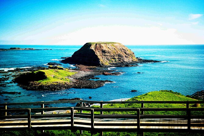Melbourne Phillip Island 1 Day Tour - Cowes gives you a brief island-town break