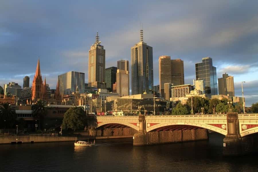 Melbourne: Private Custom Walking Tour with Local Guide - A private way to get your bearings in Melbourne