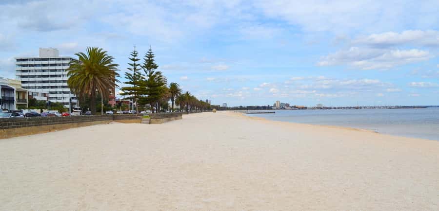 Melbourne: Private Melbourne City Tour with Stops - The bayside return through Brighton and Beach Road