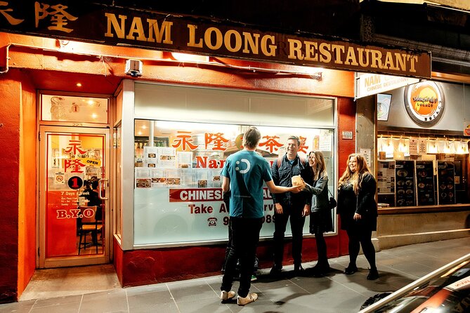 Melbourne: Progressive Dinner Tour - Chinatown, Laneways & Drink - The guides shape the experience