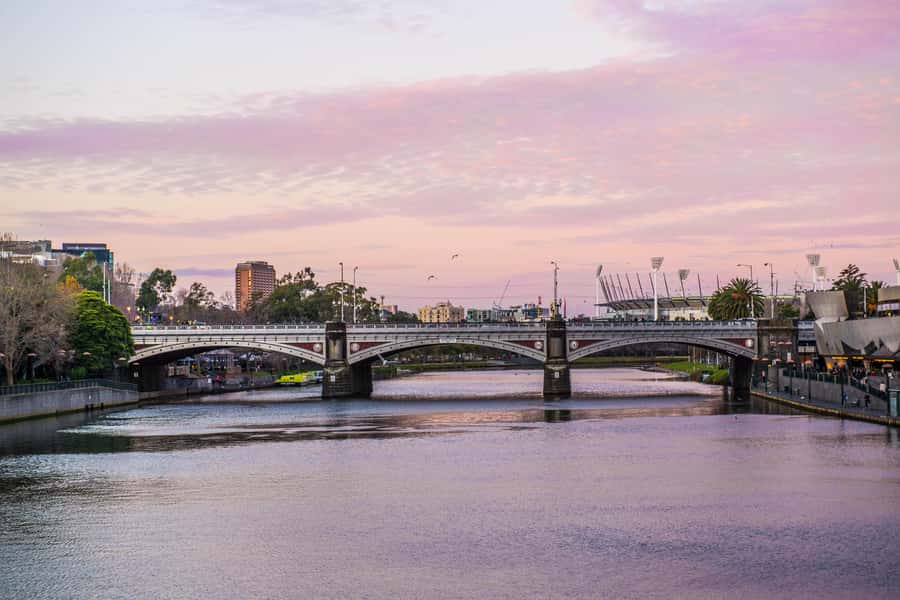 Melbourne: Spirit Of Melbourne Yarra River Lunch Cruise - Drinks are part of the value