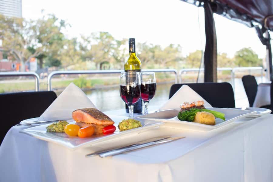 Melbourne: Spirit Of Melbourne Yarra River Lunch Cruise - Service and the feel on board