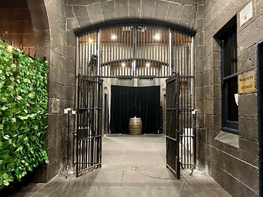 Melbourne: Spirits and Ales Haunted Pub Walking Tour - Key points at a glance