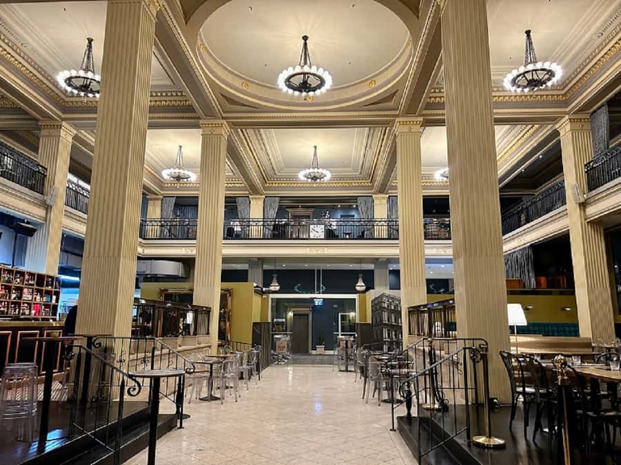Melbourne: Spirits and Ales Haunted Pub Walking Tour - Rialto Intercontinental and the Olderfleet Building