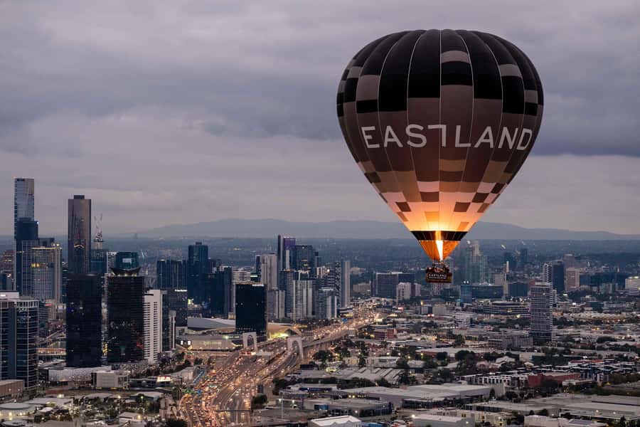 Melbourne: Sunrise Hot Air Balloon Experience with Breakfast - Why a sunrise balloon ride gives Melbourne a new shape