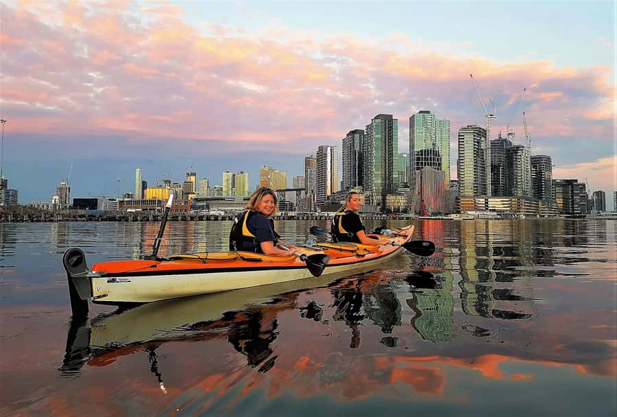 Melbourne: Sunset Kayak Tour with Dinner - Key points at a glance
