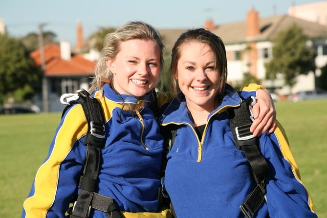Melbourne: Tandem Skydive Experience over St. Kilda Beach - Weather, winter cold, and the waiting game