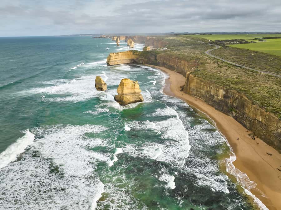 Melbourne: Ultimate Great Ocean Road Morning Escape Day Tour - Apollo Bay is your practical lunch stop