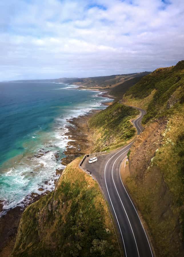 Melbourne: Ultimate Great Ocean Road Morning Escape Day Tour - London Arch gives the day a rugged opening