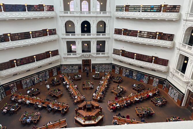 Melbourne Walking Tours - Fitzroy Gardens and Cooks Cottage