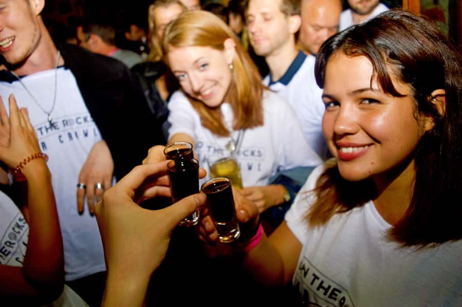 Melbourne: Weekly Bar Crawl: 5 Free shots, Club Entry - Is $17 good value for Melbourne nightlife?