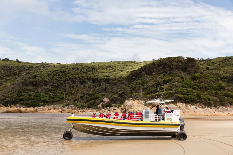 Melbourne: Wilsons Promontory Morning Wilderness Cruise - Boarding at Tidal River and getting ready