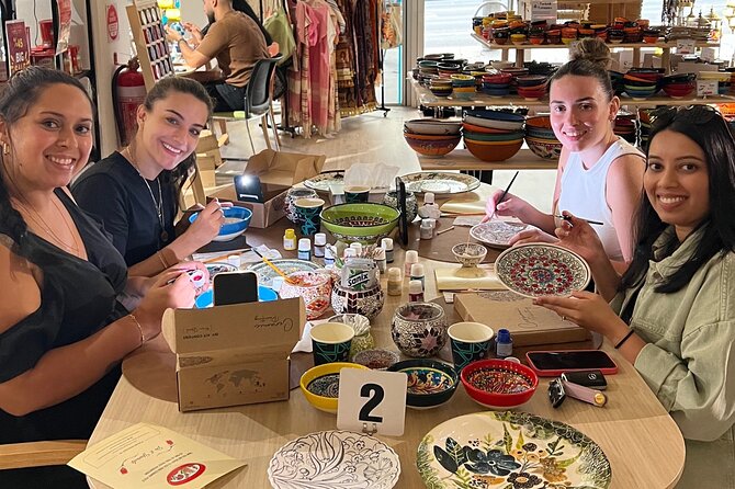 Paint and Sip Classes Melbourne: Ceramic Plates & Bowls - Friendly instruction for complete beginners