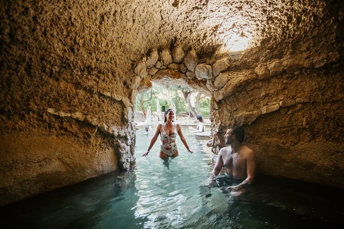 Peninsula Hot Springs Spa Experience and Express Transfer Shuttle - Arthurs Seat and the beach boxes