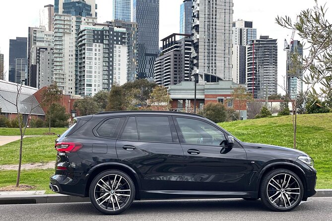 Private Melbourne Airport Transfers To City (Sedan, SUV, or Van) - A calm first hour in Melbourne