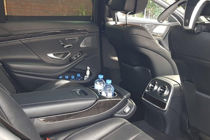 Private Melbourne CBD Sightseeing Tour – luxury vehicle - Comfort for a short airport connection