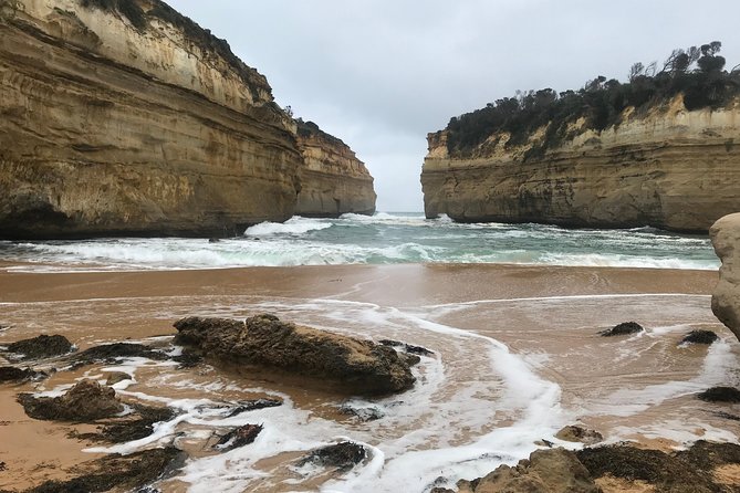 [PRIVATE TOUR] 12 Apostles | Great Ocean Road | Day Trip - Loch Ard Gorge and the story behind the bay