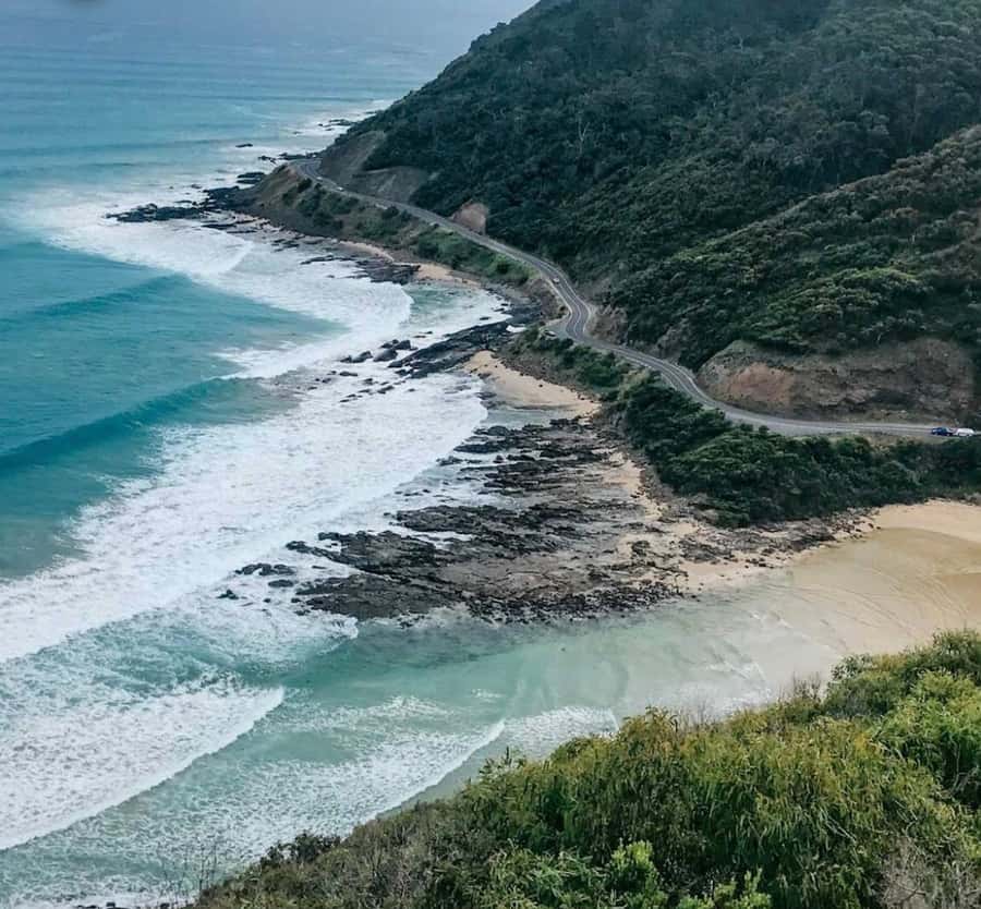 Private Tour: Great Ocean Road - Twelve Apostles - Loch Ard Gorge adds the story