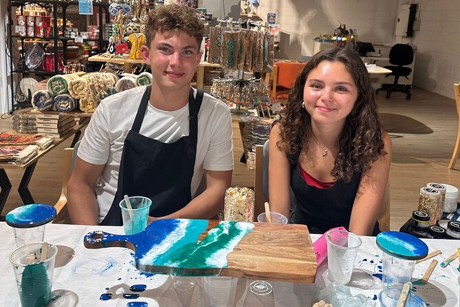 Resin Art Classes Melbourne: Cheeseboards & Coasters - Step two: choosing colors and building your design