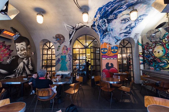 See Melbourne With A Local: Private & Personalized - See Johnston Street and Melbourne’s neighborhood side