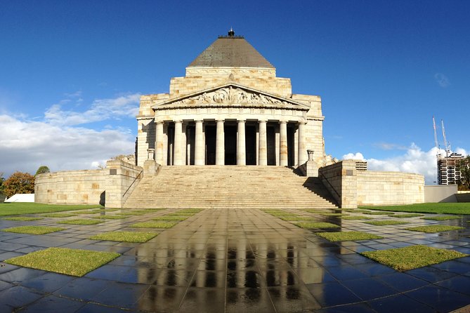 Shrine of Remembrance Cultural Guided Tour in Melbourne - Looking closely at the Shrine’s architecture