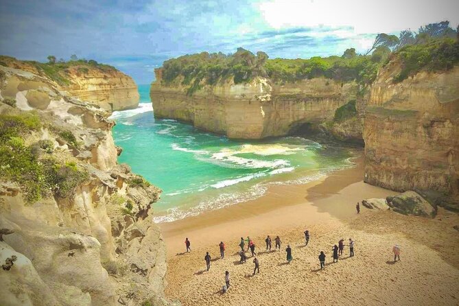 Small group Great Ocean Road Reverse & Wildlife spotting - Lake Colac: breakfast before the big sights