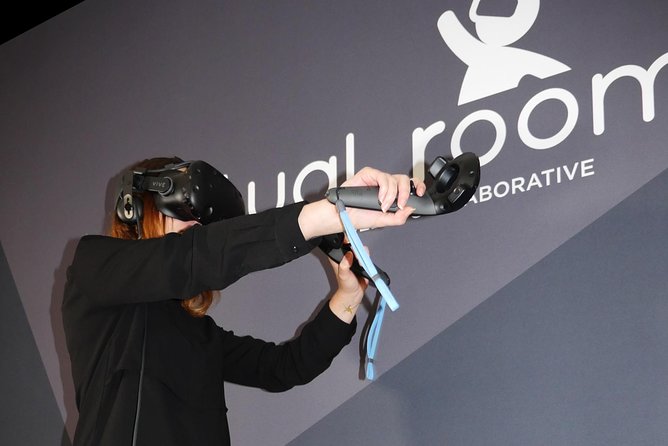 Virtual Room - 40-50min VR Escape Game Adventure for 2+ Players - Is it suitable for families and older adults?
