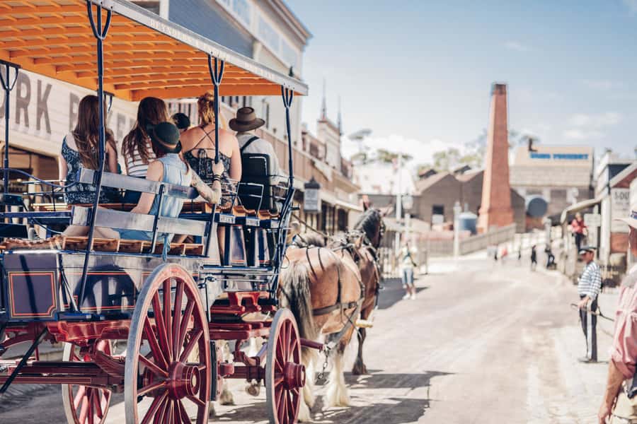 Werribee Mansion & Sovereign Hill Tour - Commentary and language support