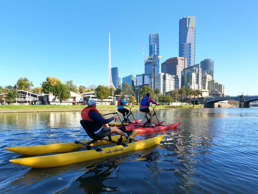 Yarra River, Melbourne Waterbike Tour - Southbank, Crown Casino, and Melbourne Aquarium