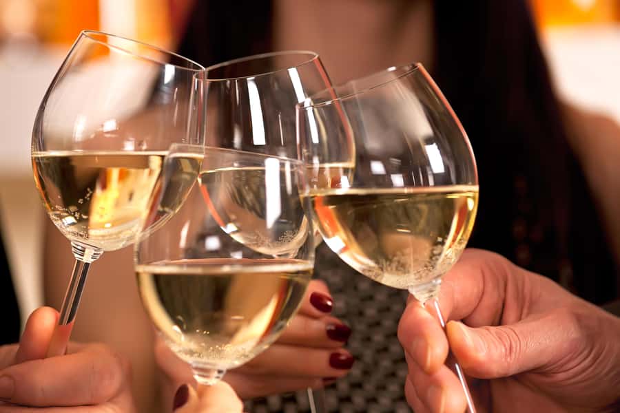 Yarra Valley: Bus Wine Tour with Lunch and a Glass of Wine - Lunch with wine keeps the day from feeling rushed
