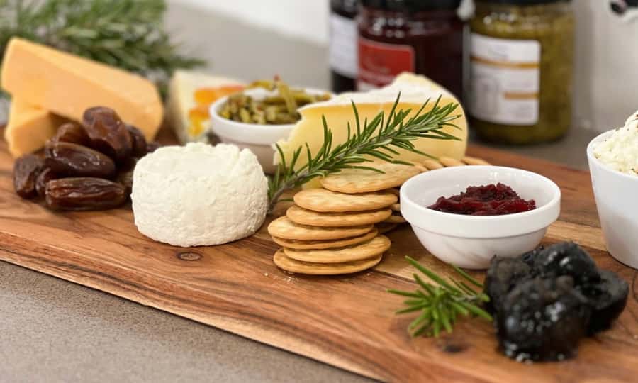 Yarra Valley Full Day Grazing Tour: Gin, Wine, Pizza, Cheese - Healesville gives the day some breathing room