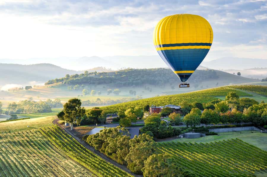 Yarra Valley: Hot Air Balloon Flight & Buffet Breakfast - Breakfast at Balgownie Estate