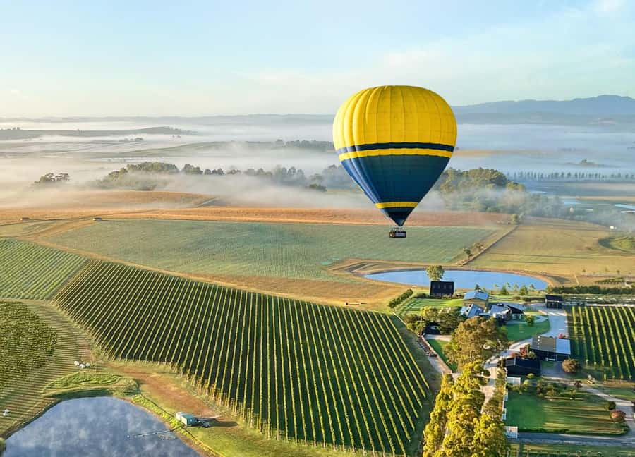 Yarra Valley: Hot Air Balloon with Breakfast & CBD Transfers - Key points at a glance