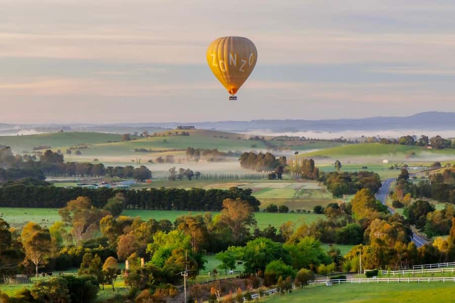 Yarra Valley: Hot Air Balloon with Breakfast & CBD Transfers - Leaving Melbourne before sunrise