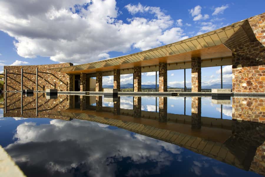 Yarra Valley: Winery Tour with Lunch at Yering Station - De Bortoli begins the day with wine and cheese